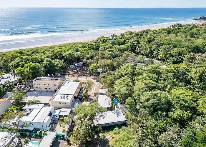 Steps To The Main Surf Break - 6 Bedroom Holiday home *