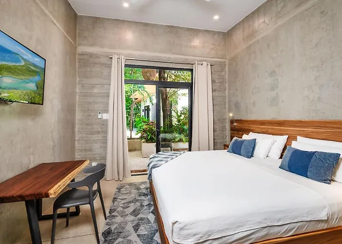 Steps To The Main Surf Break - 6 Bedroom * Refundores