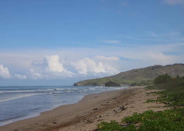 Steps To The Main Surf Break - 6 Bedroom *