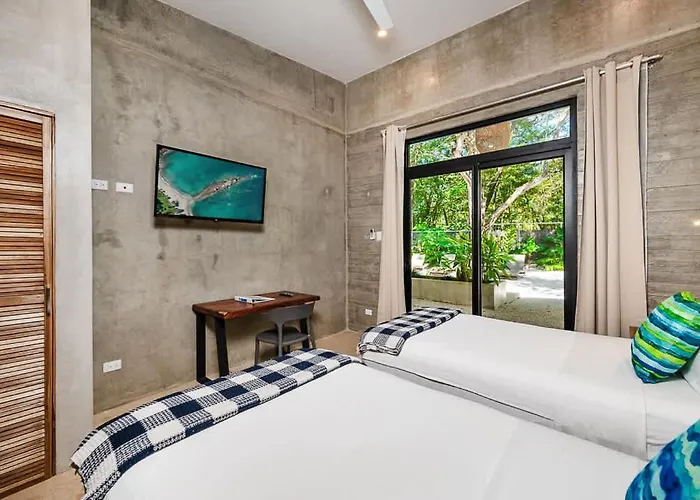 Steps To The Main Surf Break - 6 Bedroom * Refundores