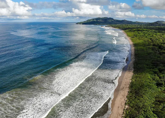Steps To The Main Surf Break - 6 Bedroom Holiday home