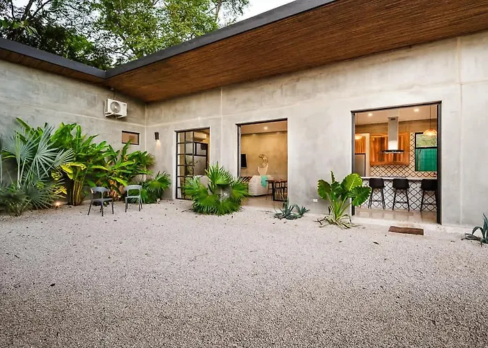 Steps To The Main Surf Break - 6 Bedroom Holiday home